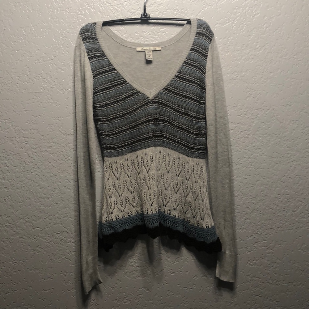 Long sleeve top with crochet on the bottom